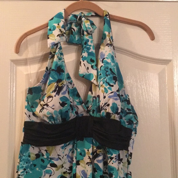 Floral halter style summer dress - Picture 3 of 4
